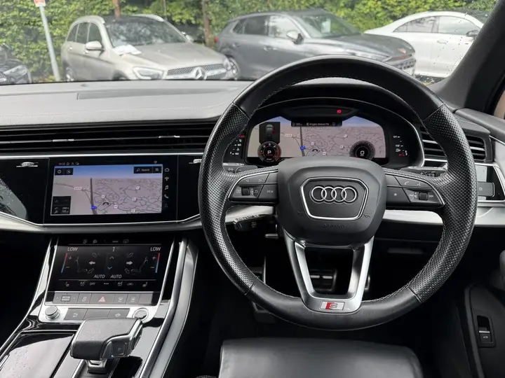 Audi Q7 2022 photo 5