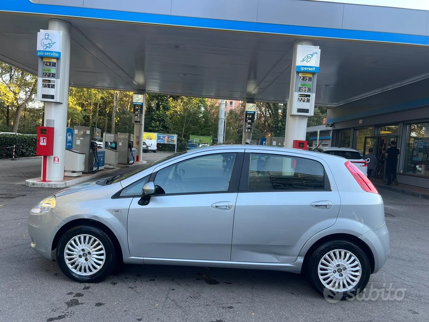 Fiat Grande Punto 2009 photo 2