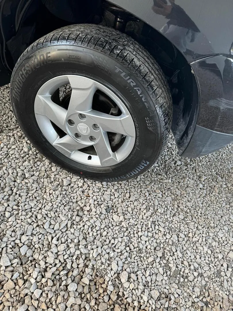 Dacia Duster 2010 photo 4