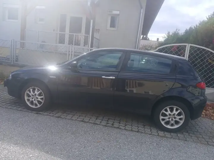 Alfa Romeo 147 2008 photo 3