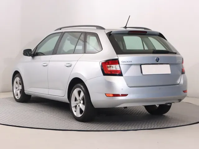 Skoda Fabia Combi 2019 photo 3