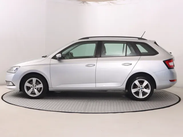Skoda Fabia Combi 2019 photo 2