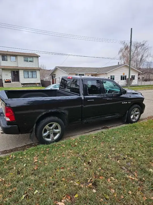 Dodge Ram 1500 2010 photo 2