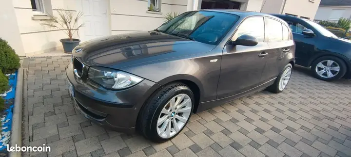 BMW 1 Series 2009 photo 3