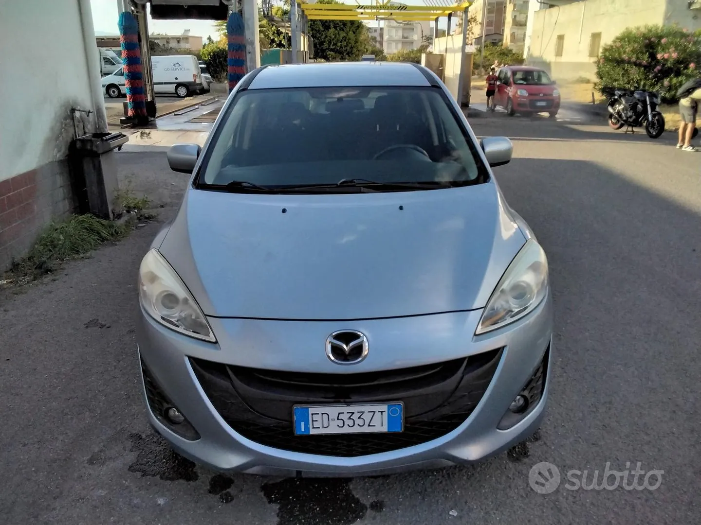 Mazda 5 2011 photo 2
