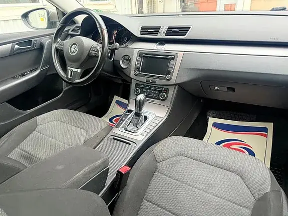 Volkswagen Passat 2012 photo 5