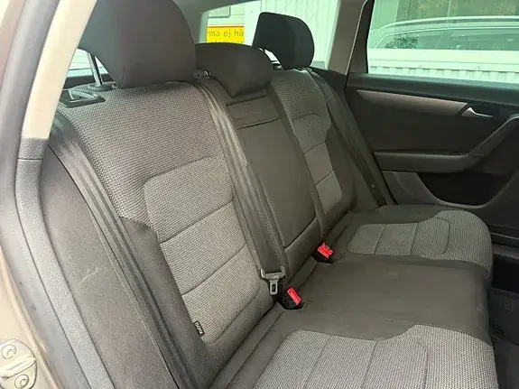 Volkswagen Passat 2012 photo 4