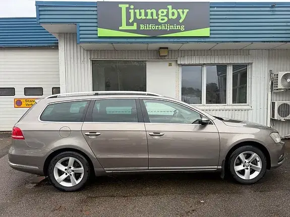 Volkswagen Passat 2012 photo 2