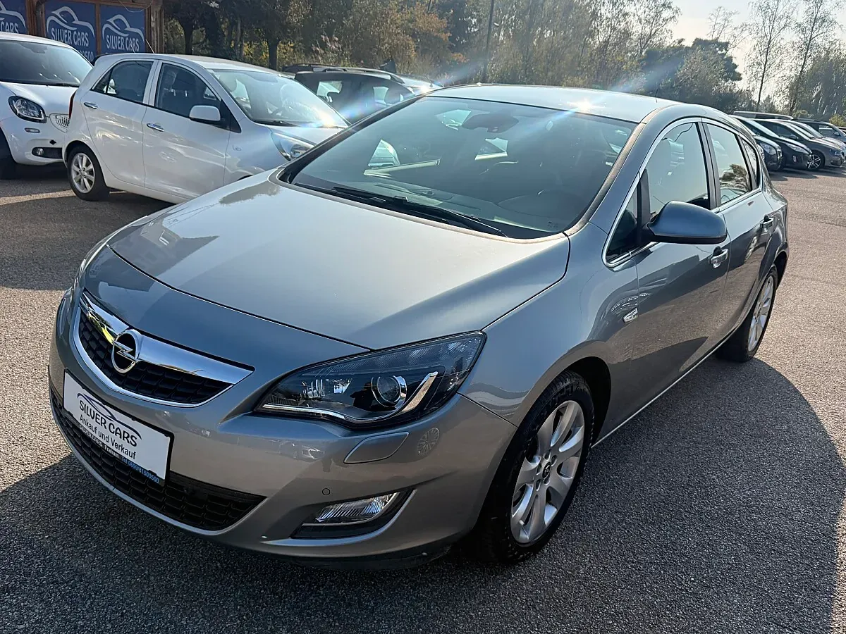 Opel Astra 2012 photo 3