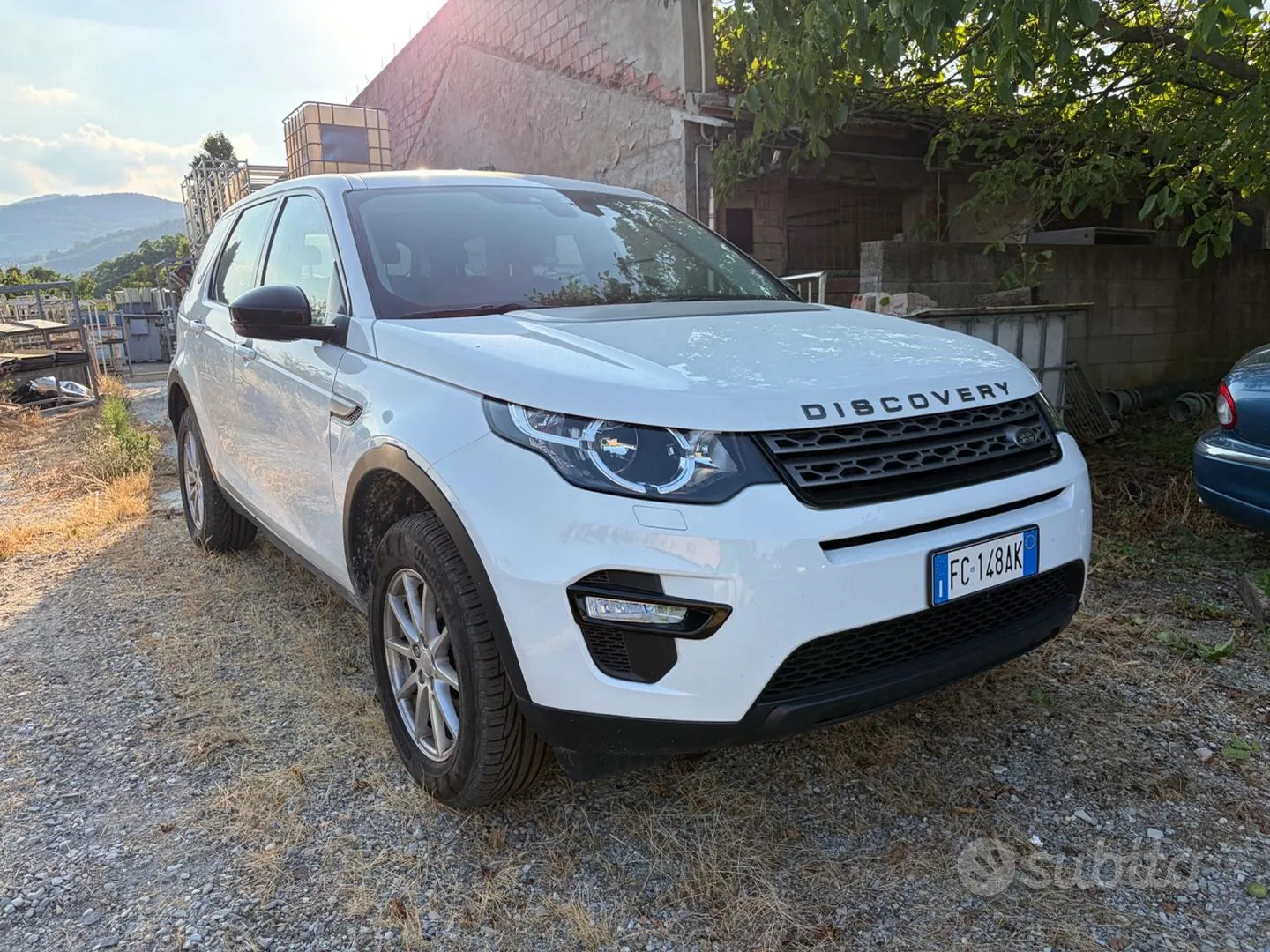 Land Rover Discovery Sport 2016 photo 3
