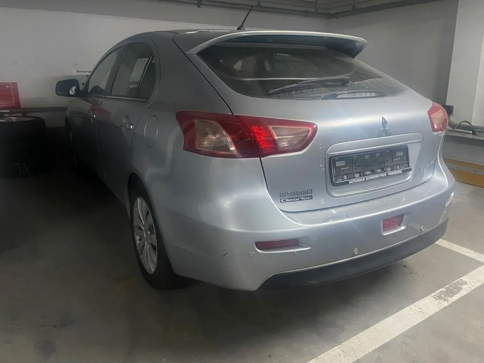 Mitsubishi Lancer