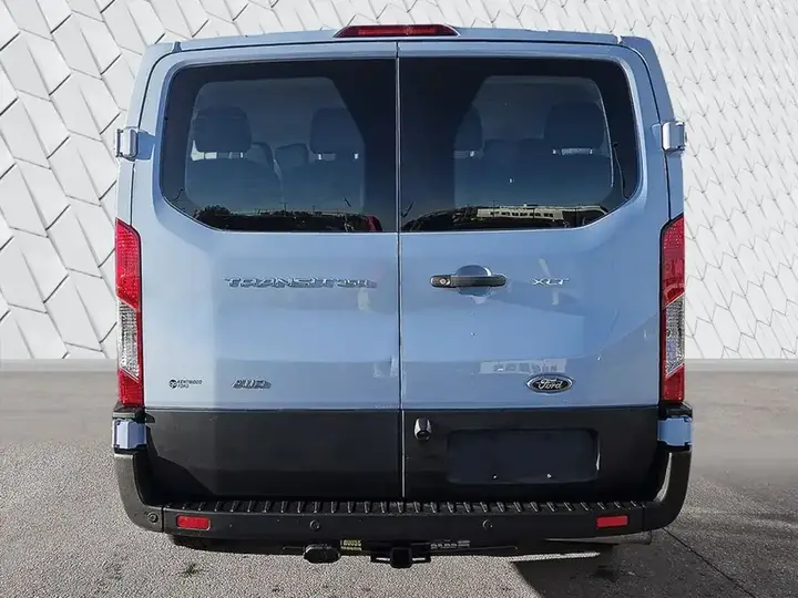 Ford Transit Passenger Wagon 2023 photo 5