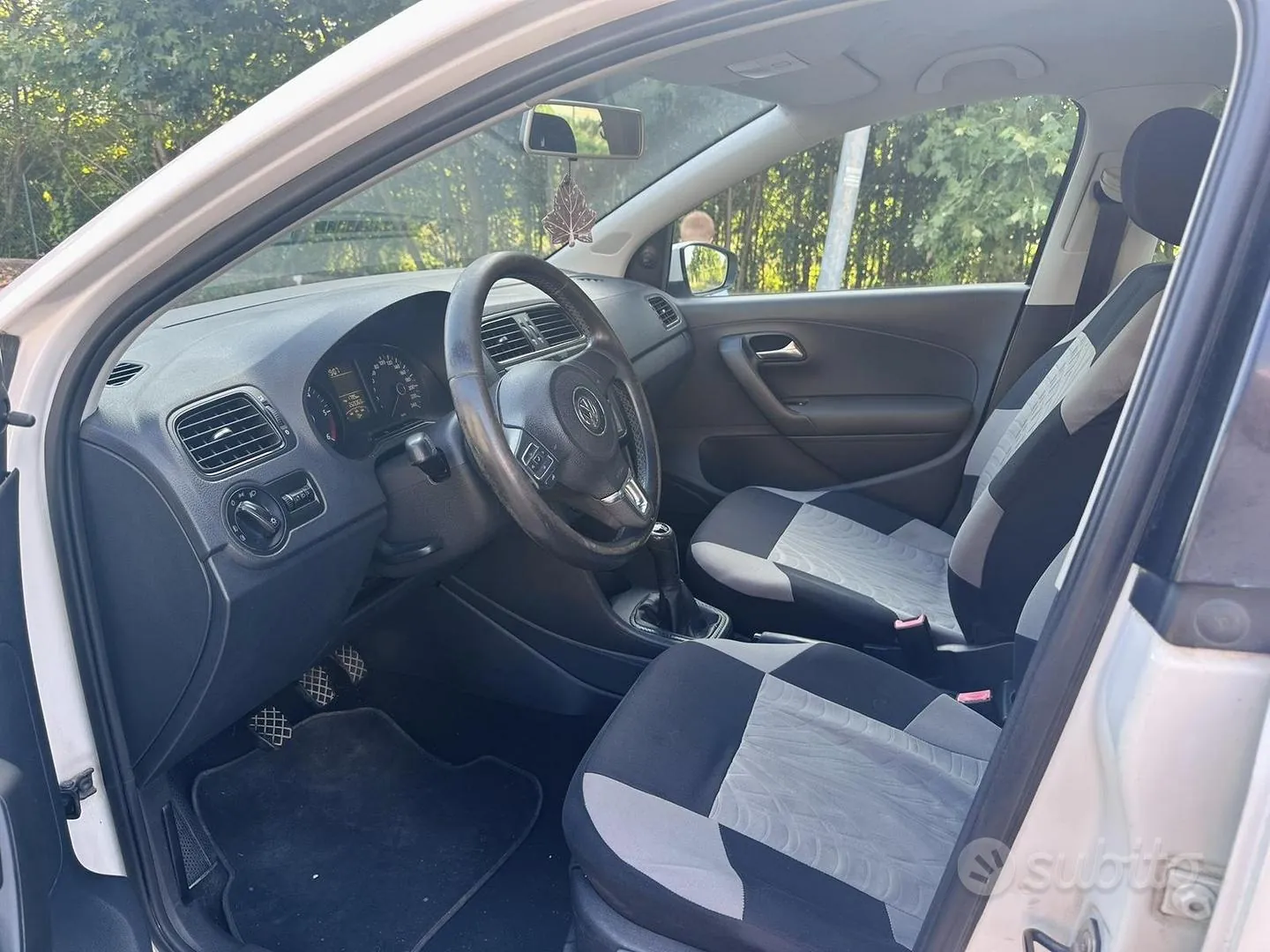 Volkswagen Polo 2011 photo 5