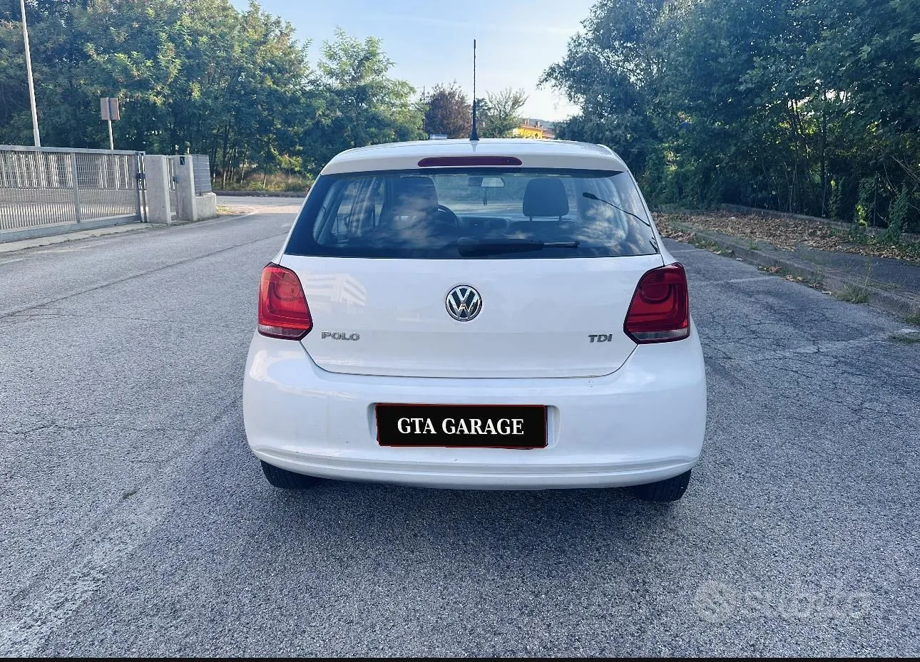 Volkswagen Polo 2011 photo 2