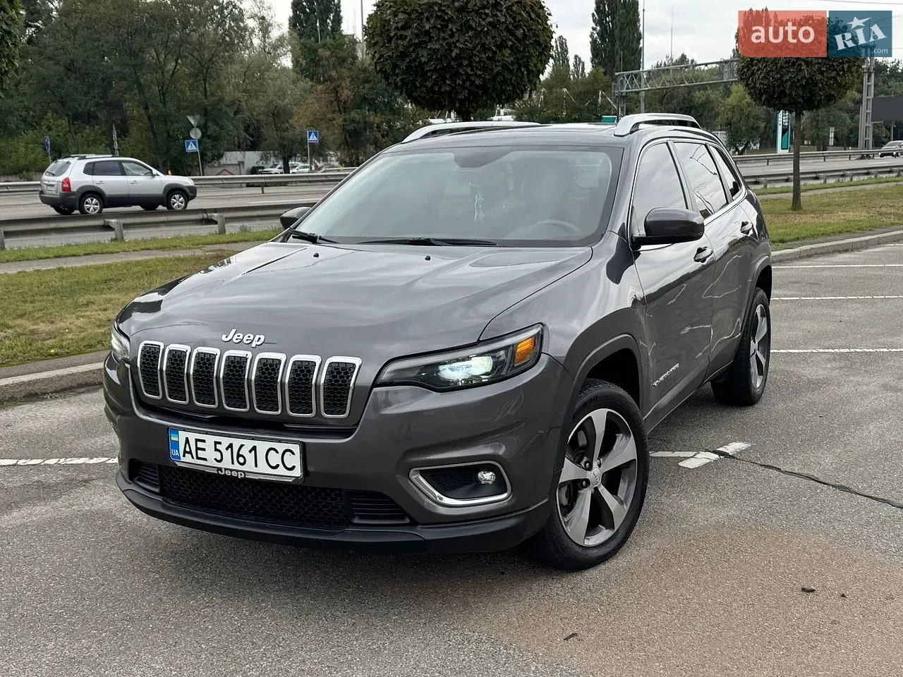 Jeep Cherokee 2019 photo 2