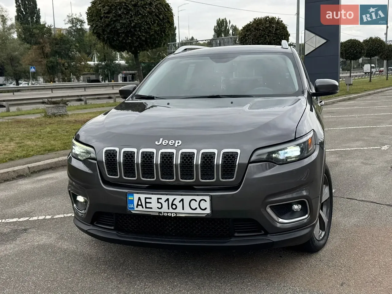 Jeep Cherokee 2019 photo 3