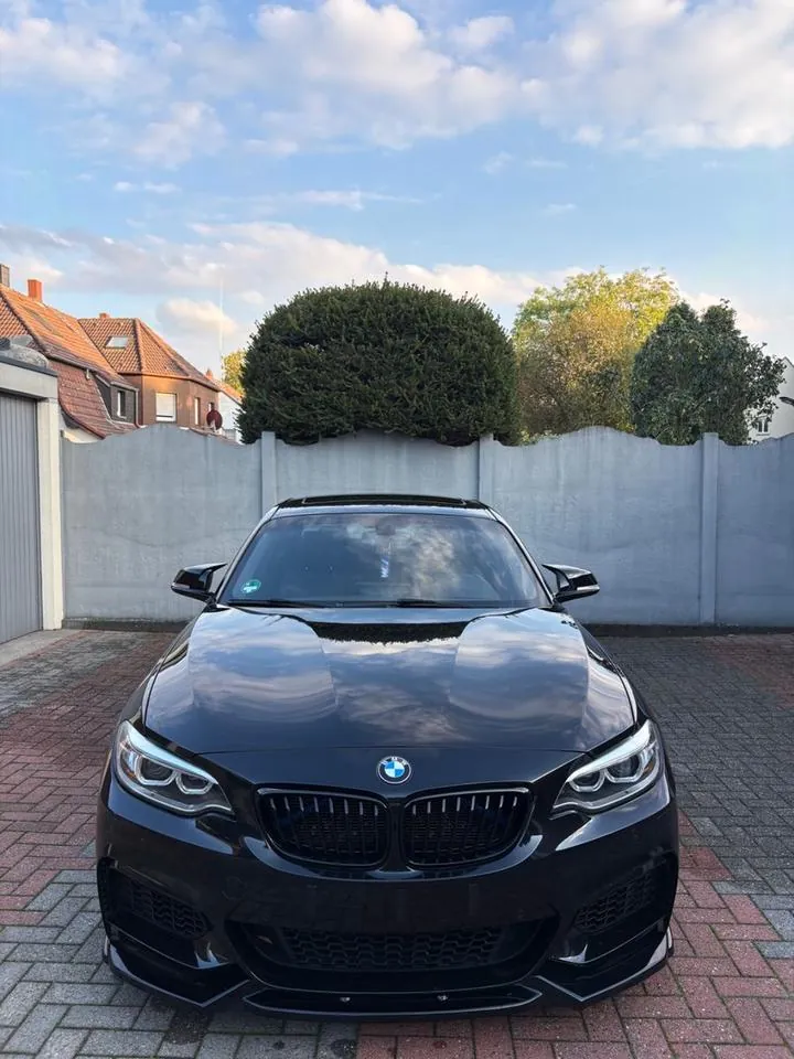 BMW 220I