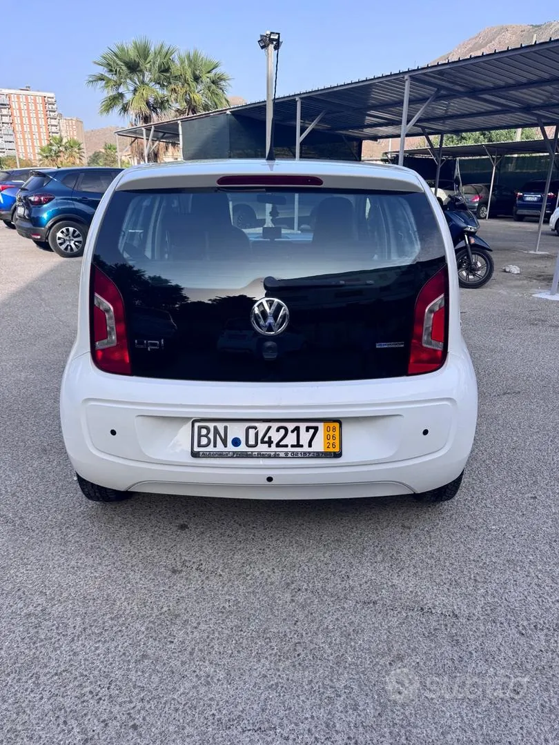 Volkswagen Up 2014 photo 3