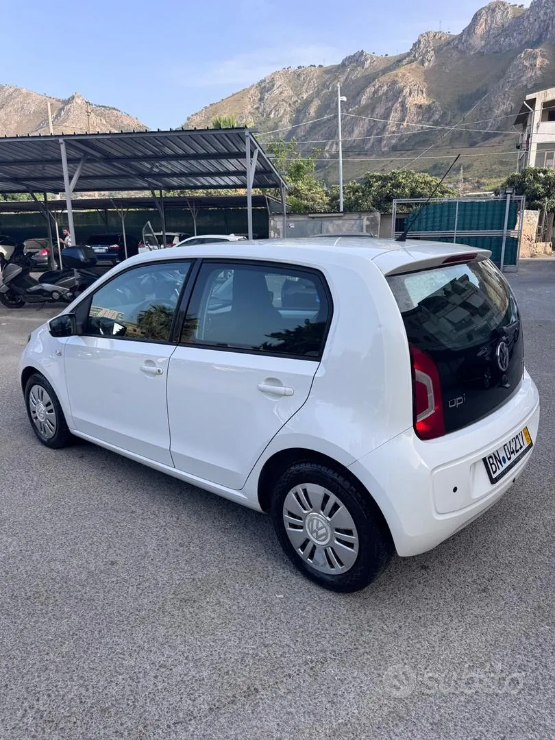 Volkswagen Up 2014 photo 4