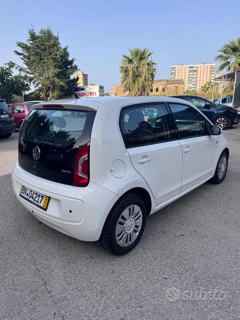 Volkswagen Up 2014 photo 2