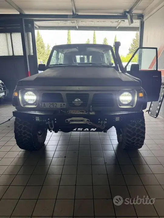 Nissan Patrol 1994 photo 2