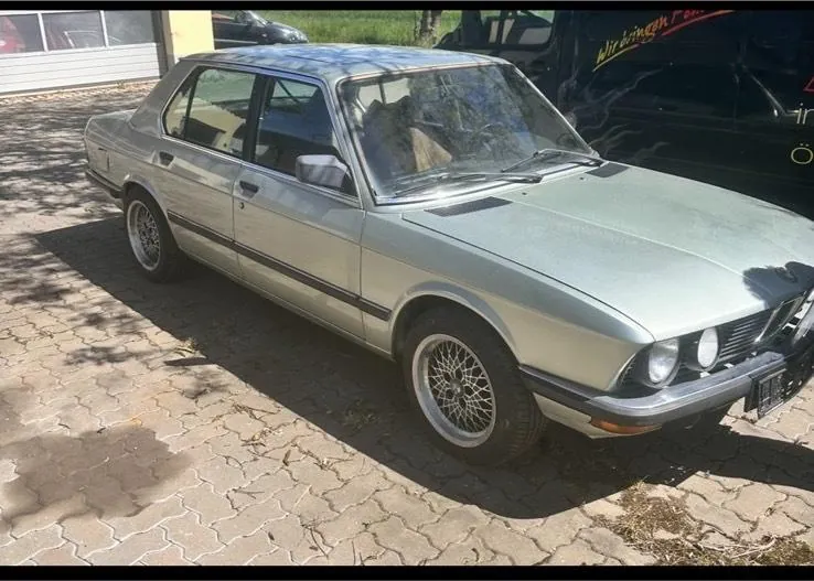 BMW E28