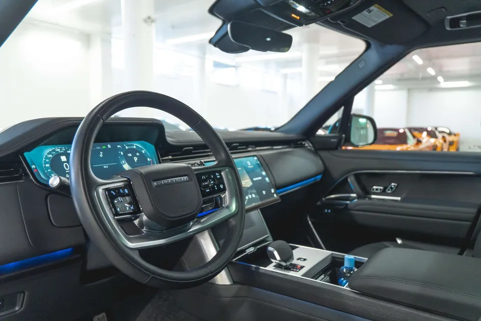 Land Rover Range Rover 2025 photo 2
