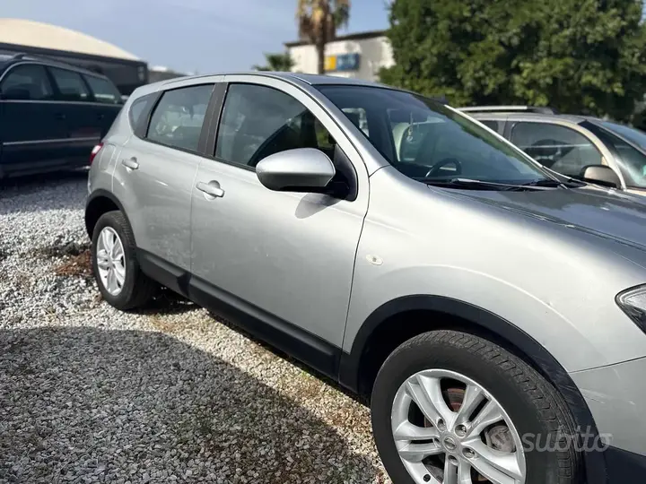 Nissan Qashqai 2012 photo 2