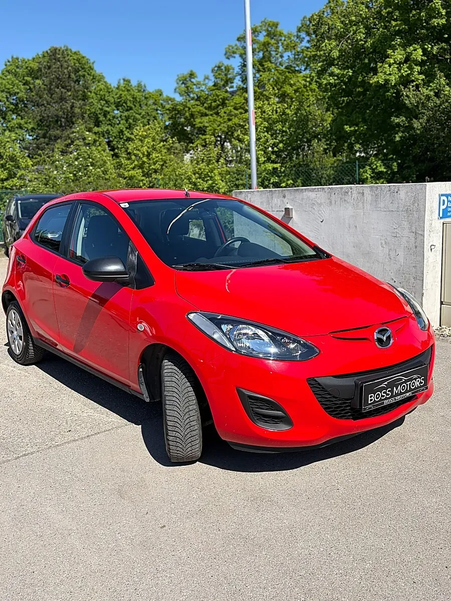 Mazda Mazda2 2011 photo 3