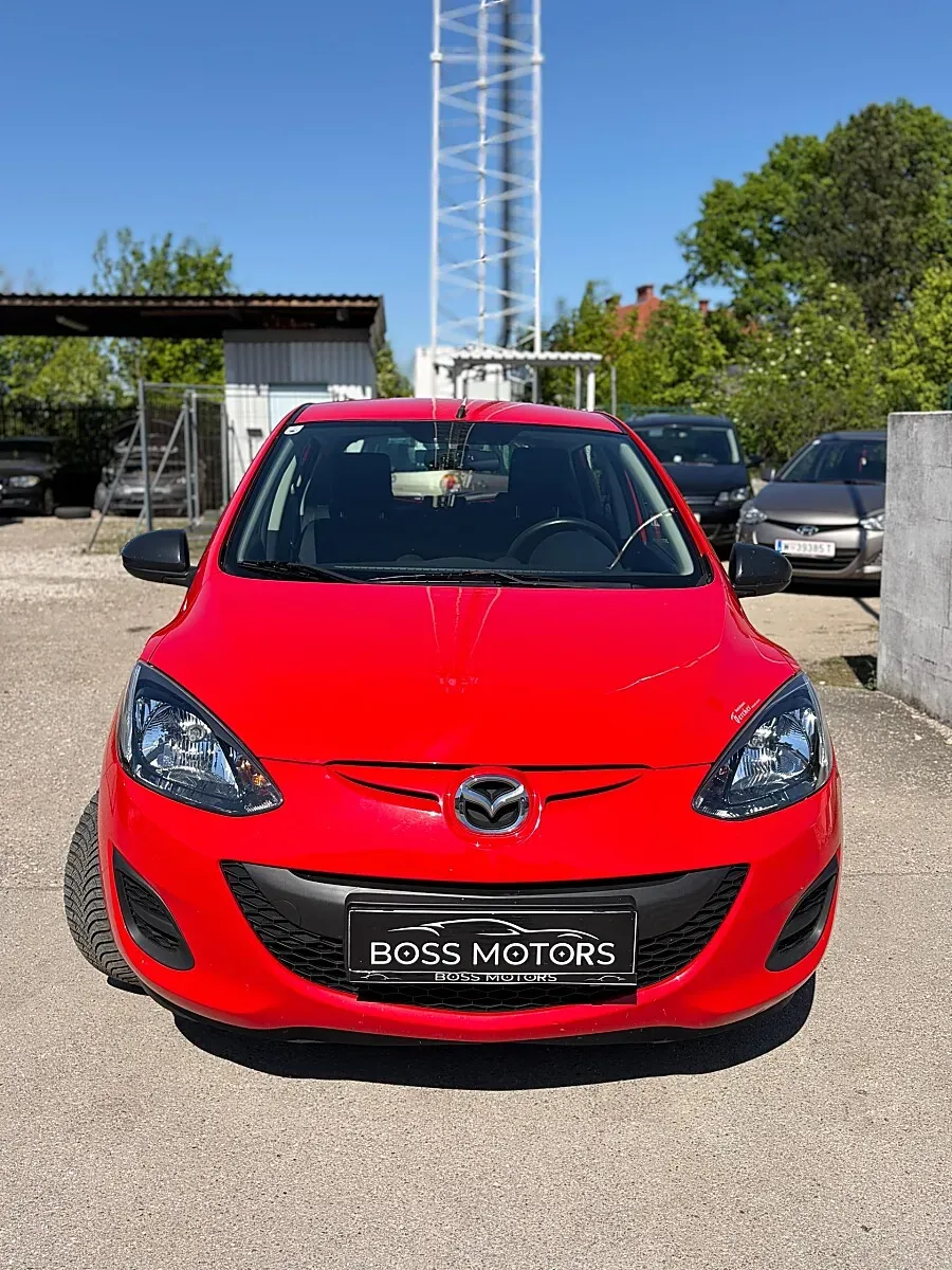 Mazda Mazda2 2011 photo 2