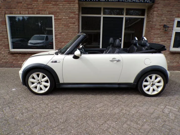 Mini Mini Cabrio 2007 photo 2