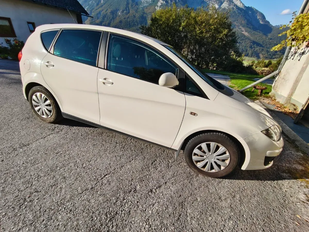 Seat Altea 2011 photo 3