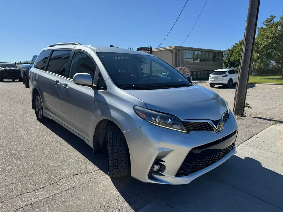Toyota Sienna 2019 photo 3