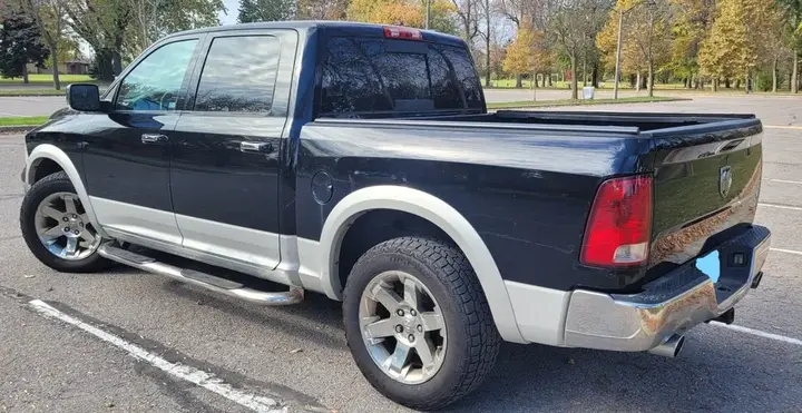 Dodge Ram 1500 2012 photo 2
