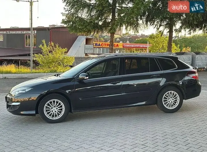 Renault Laguna 2011 photo 5