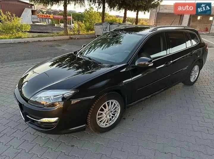 Renault Laguna 2011 photo 4