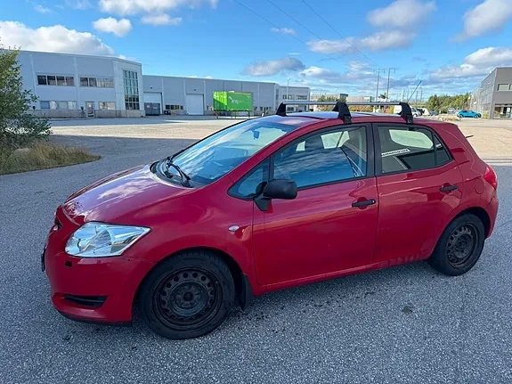Toyota Auris 2007 photo 2