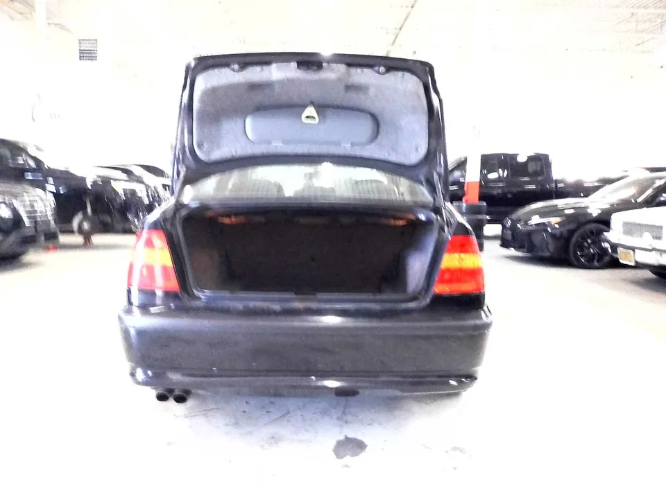 BMW 3 Series 2004 photo 4