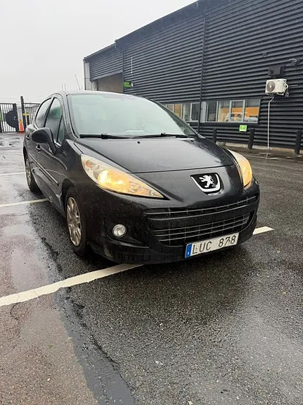 Peugeot 207 2011 photo 2