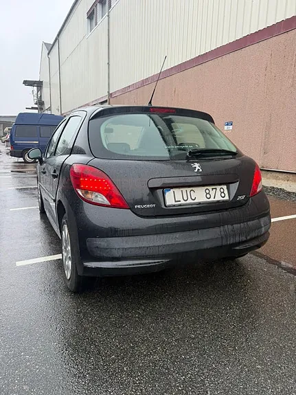 Peugeot 207 2011 photo 4