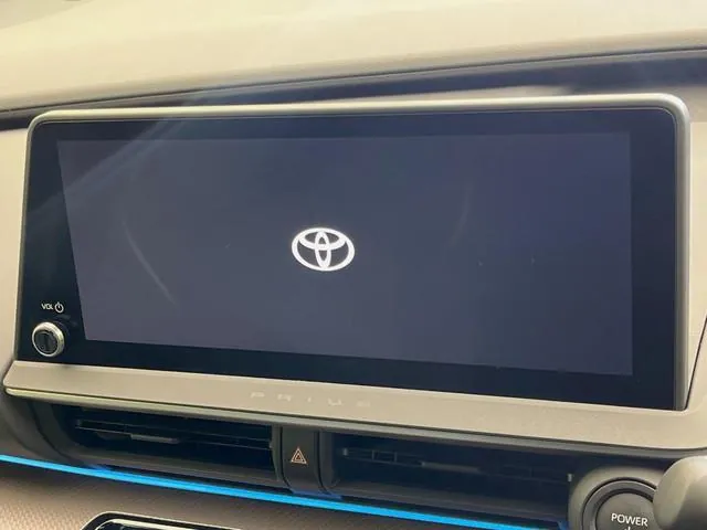 Toyota Prius Z 2023 photo 3