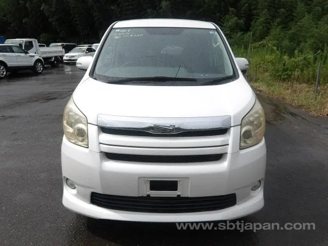 Toyota Noah S 2007 photo 5