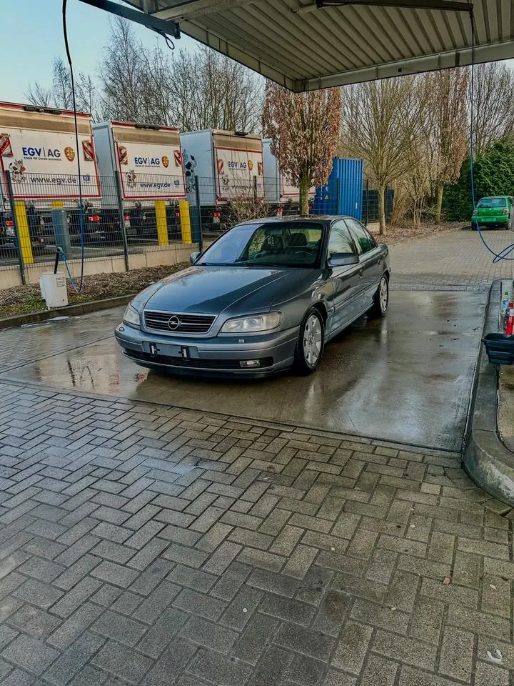 Opel Omega