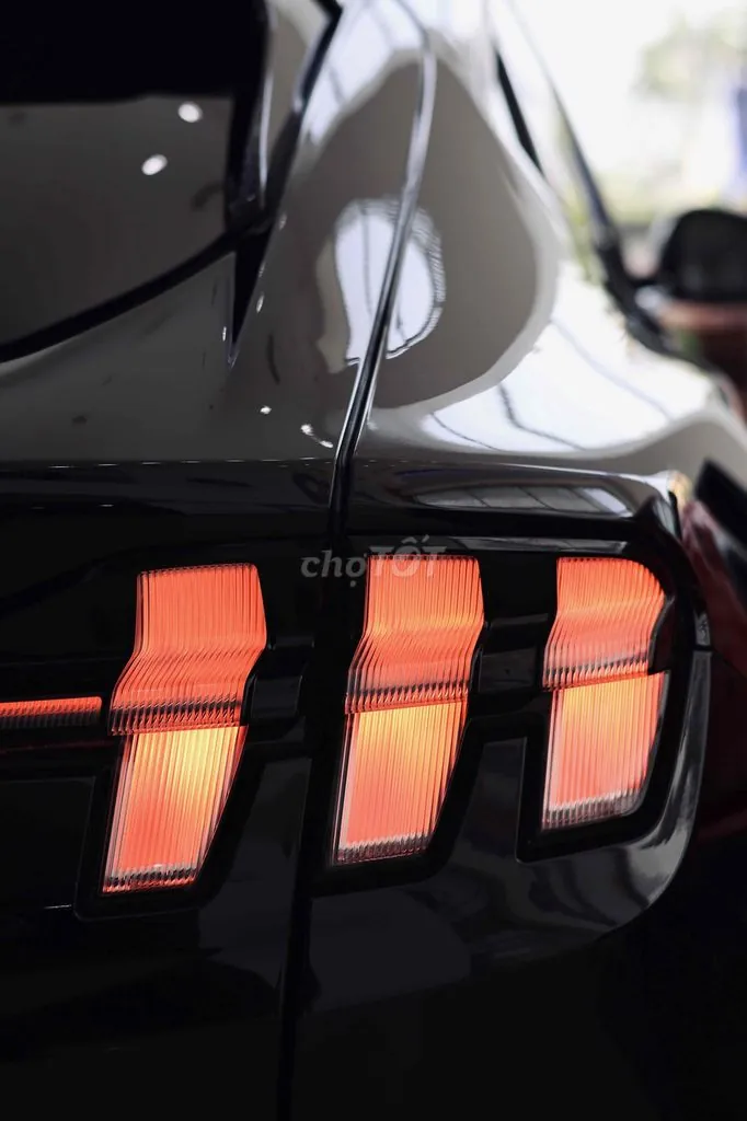 Ford Mustang Mach-E 2025 photo 2