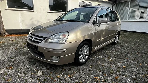 Suzuki Liana