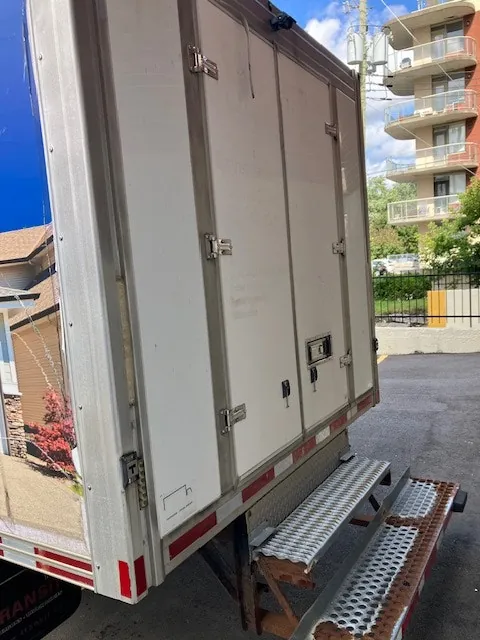 Ford E-450 2012 photo 2
