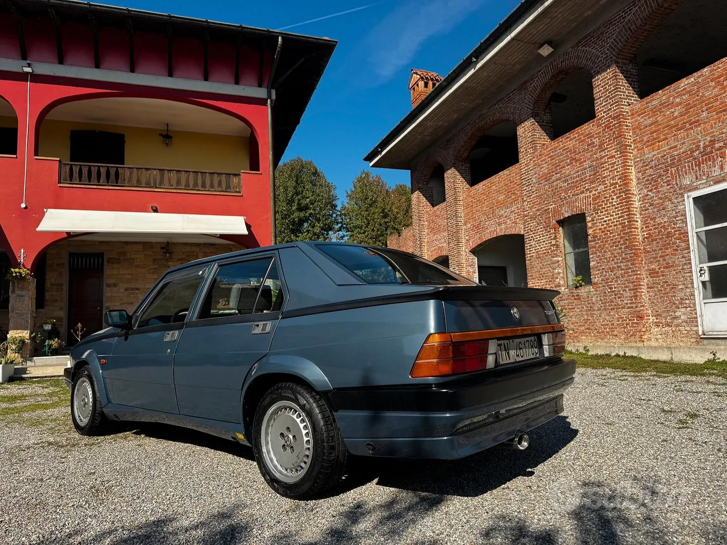 Alfa Romeo 75 1988 photo 2