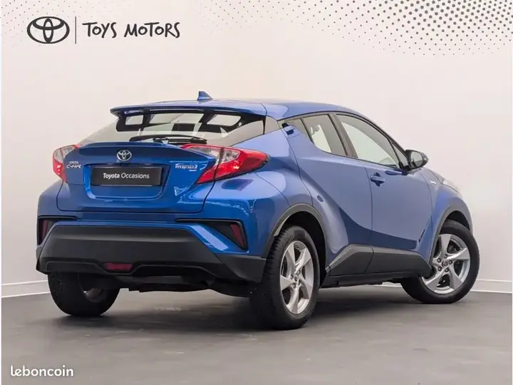 Toyota C-Hr 2019 photo 2