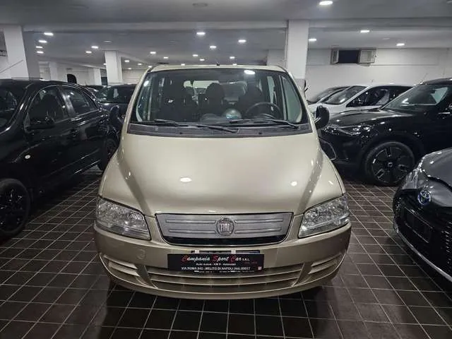 Fiat Multipla 2010 photo 2