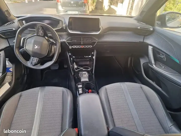 Peugeot 2008 2023 photo 3